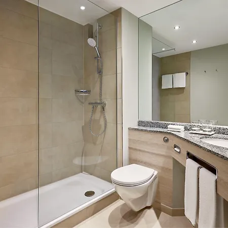 Courtyard By Marriott Ξενοδοχείο Σβερίν