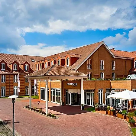 Courtyard By Marriott 호텔