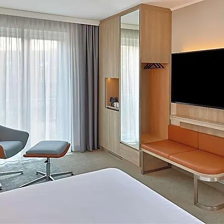 Ξενοδοχείο Courtyard By Marriott Σβερίν