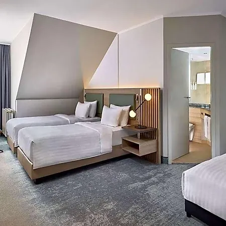 Courtyard By Marriott 4* Σβερίν
