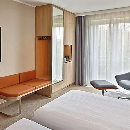 Ξενοδοχείο Courtyard By Marriott 4*