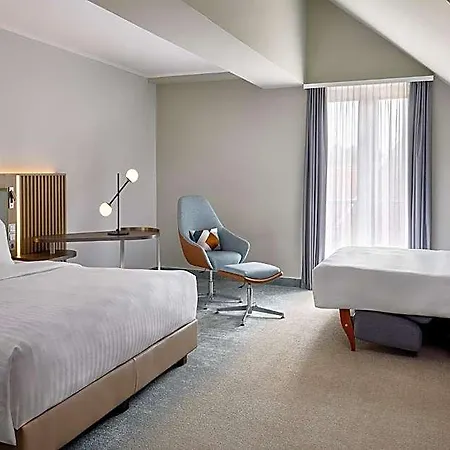 Ξενοδοχείο Courtyard By Marriott 4*