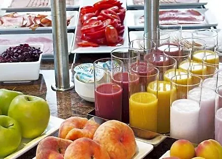 Courtyard By Marriott Ξενοδοχείο Σβερίν