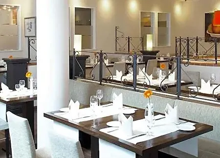 Courtyard By Marriott Ξενοδοχείο Σβερίν