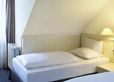 Courtyard By Marriott Σβερίν